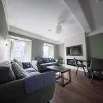 Nyaraló Brand New Townhouse In An Incredible Location