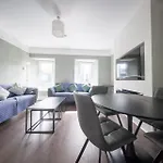 Nyaraló Brand New Townhouse In An Incredible Location