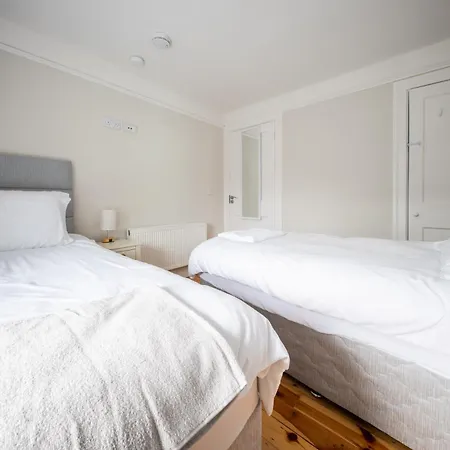 Spacious Townhouse In Kinvara Perfect For Groups Kinvara