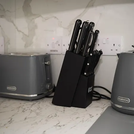 Spacious Townhouse In Perfect For Groups 킨바라